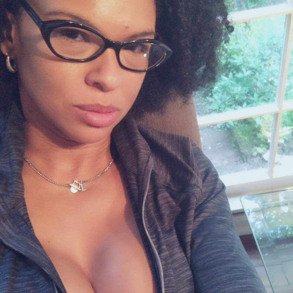 Meet your Posher, Cassandra